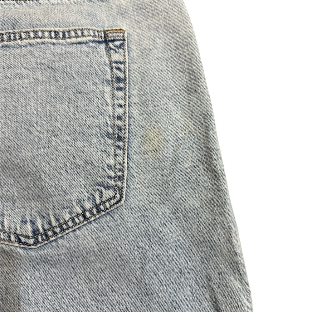 GAP Light wash Distressed 90’s Jean - Picture 3 of 4
